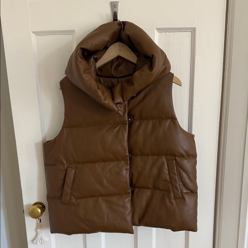 Jakke Women’s Brown pleather Puffer Vest